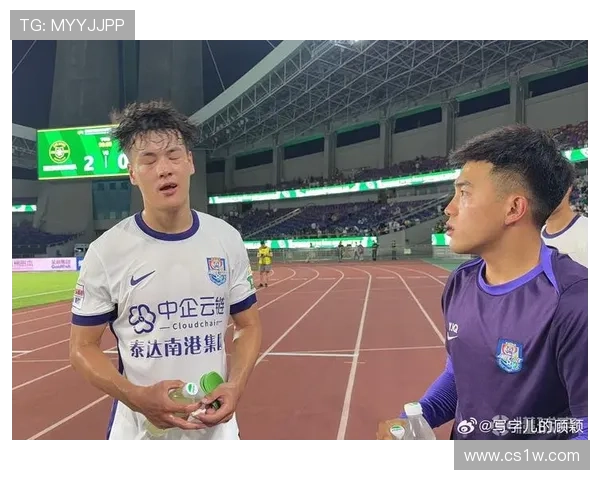 津门虎后卫杨帆眉骨受伤紧急就医缝合4针伤情需进一步观察 津门虎后卫杨帆眉骨受伤紧急就医缝合4针伤情需进一步观察